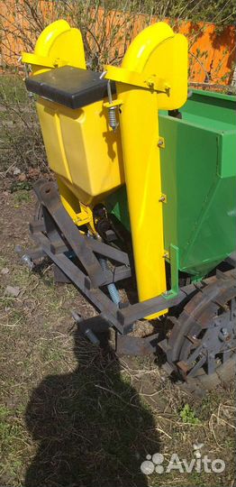 Картофелесажалка для минитрактора