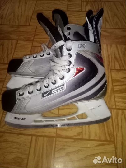 Хоккейные коньки bauer