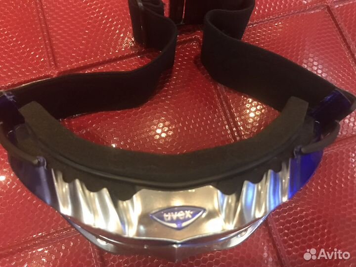 Горнолыжные очки uvex