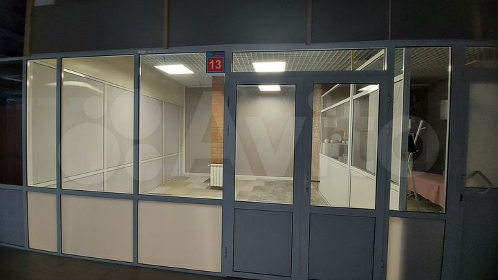 Помещения свободного назначения 9,8 м²; 11,1м; 13