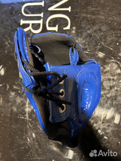 Боксерская груша и шлем