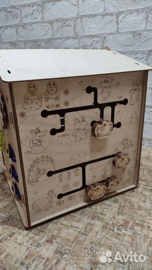 Бизибокс Домик деревянный