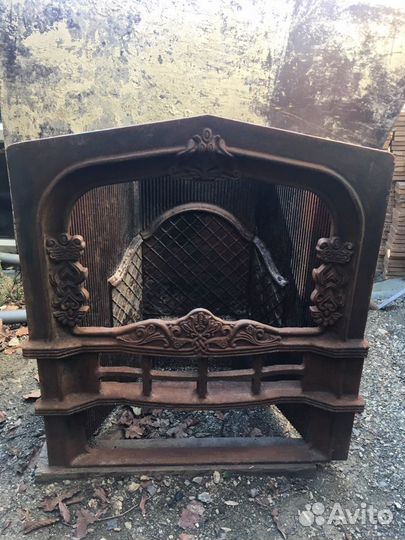 Чугунный камин (печь) на дровах