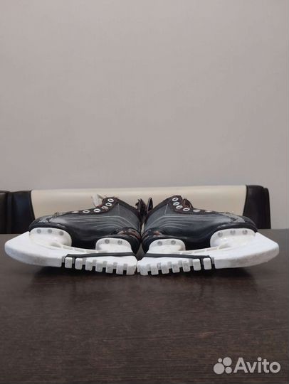 Коньки хоккейные