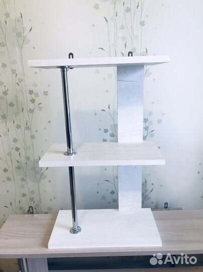 Настенная полочка