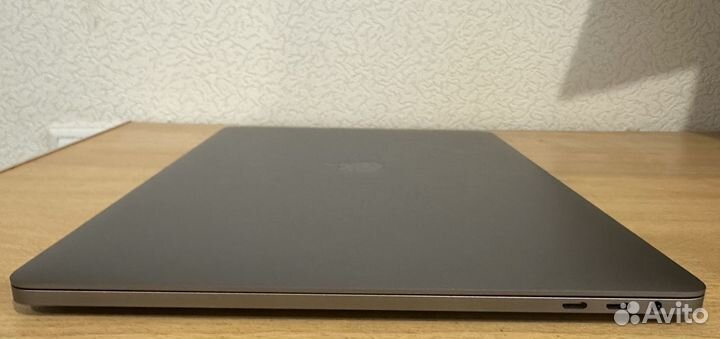 Macbook pro 15 2018 i7 16/512