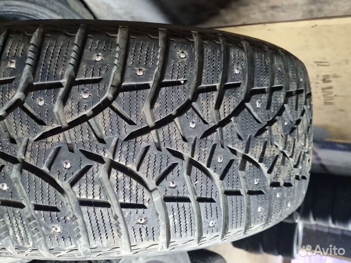 Bridgestone Blizzak Spike-02 SUV 255/50 R19 107T