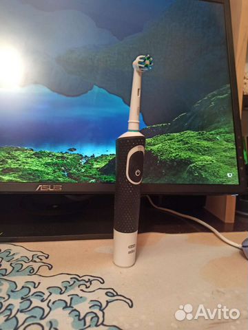 Электронная зубная щетка OralB