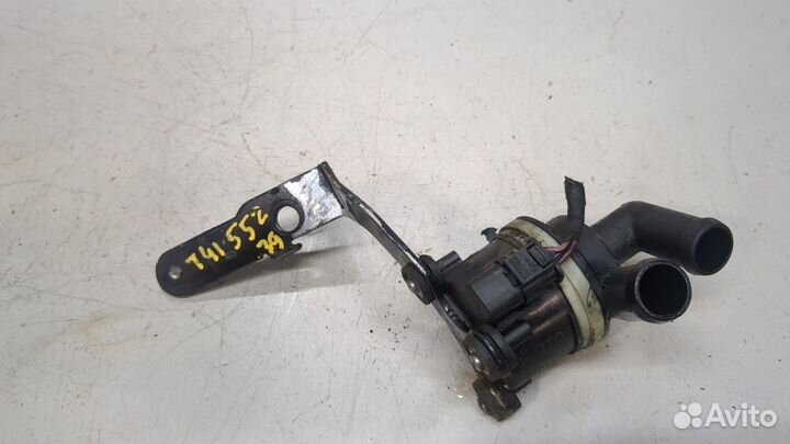 Насос водяной Volkswagen Tiguan, 2015