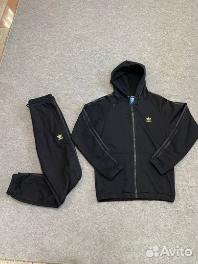 Спортивный костюм Adidas