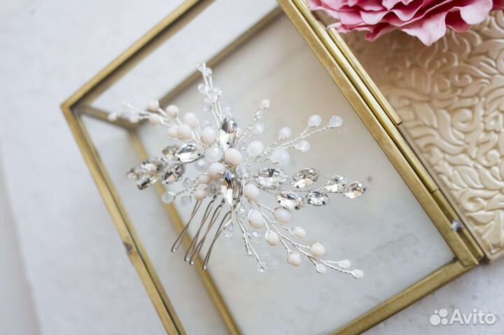 Веточка в прическу