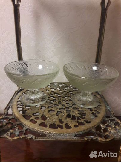 Хрустальная вазочка. Две вазочки - креманки