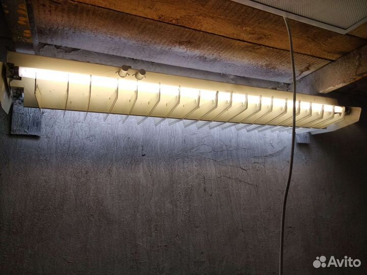 Светильники люминесцентный с лампами промышленные