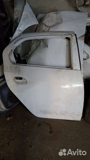 Дверь renault logan