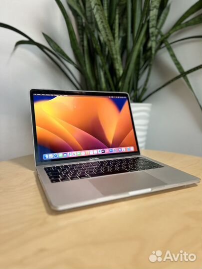 Apple macbook pro 2017 i7/16gb ram/120ssd