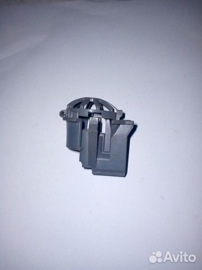 Плафон подсветки багажника Toyota Camry 40