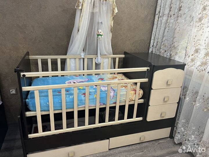 Детская кроватка трансформер с маятником