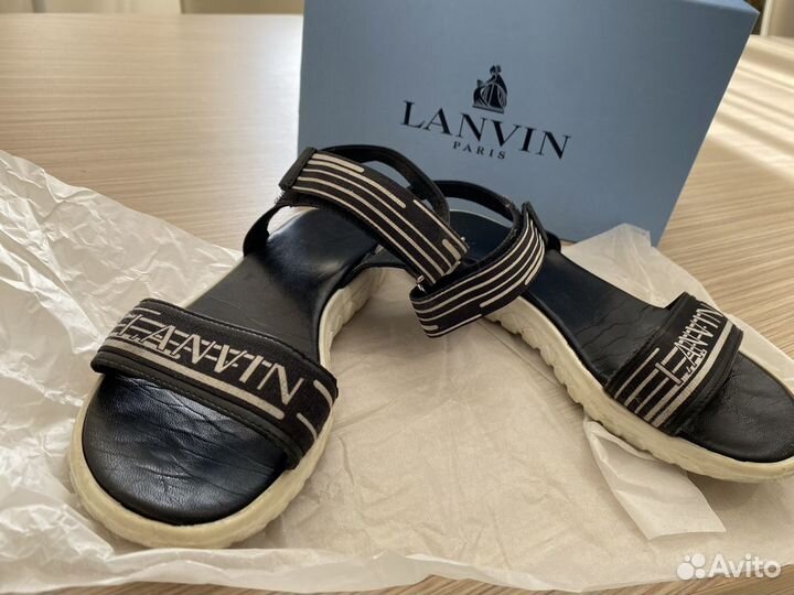 Сандалии на девочку