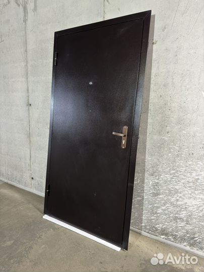 Вхожная дверь в отличном состоянии