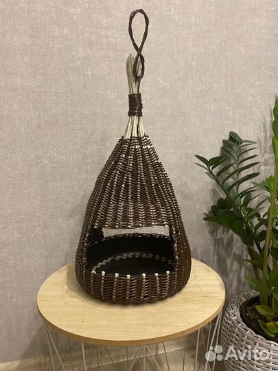 Кормушка для птиц и белок