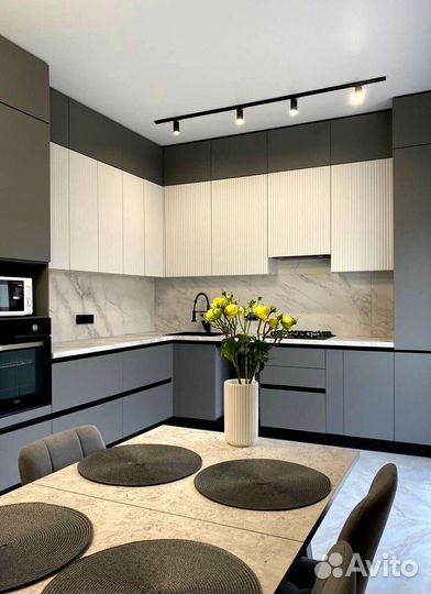 Кухня нежная для молодоженов