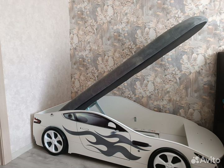 Кровать детская в форме машины