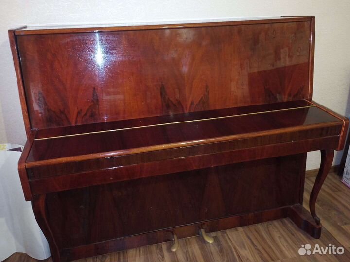 Пианино Ласточка