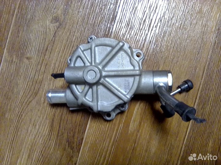 Вакуумный насос на двигатель 4д56