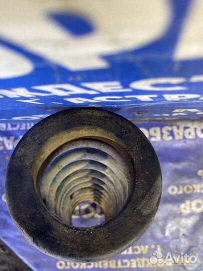 Задняя пружина Mercedes-Benz W190 седан 1993