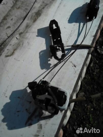 Замок двери Nissan Note