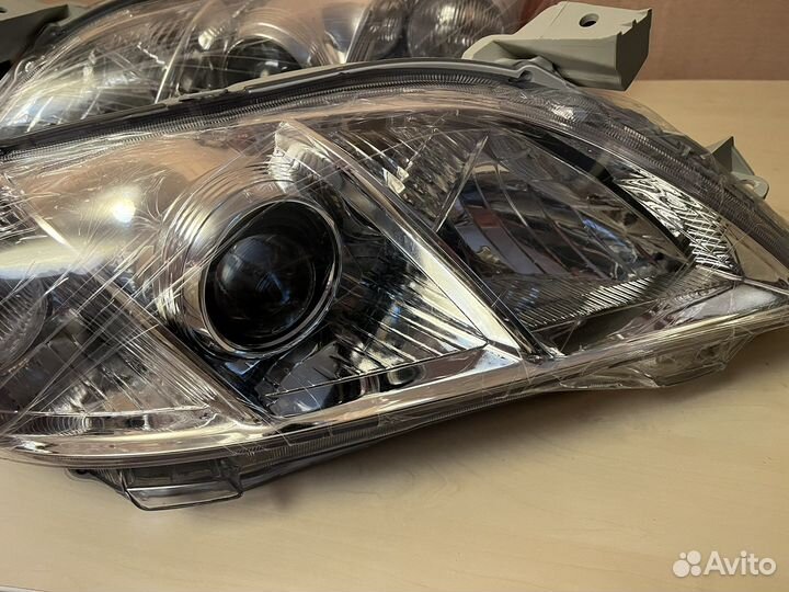 Фары 2 шт на toyota camry 2 шт
