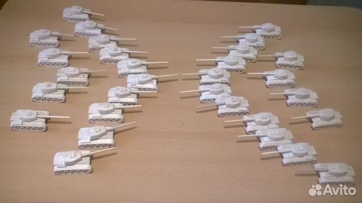 Игрушечные деревянные танки