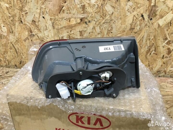 Фонарь правый Kia Cerato