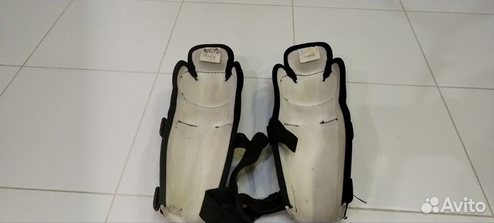 Щитки хоккейные, детские