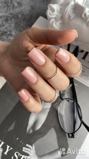 Модель на маникюр