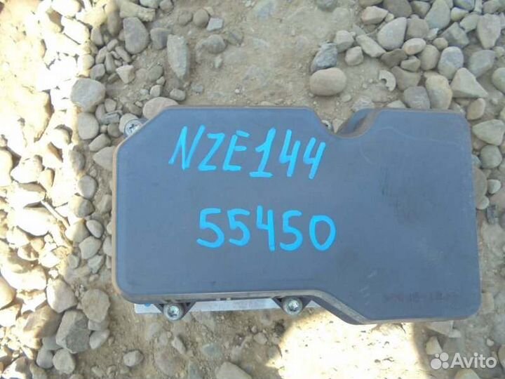 Блок abs Toyota Corolla Fielder NZE144 1NZ-FE