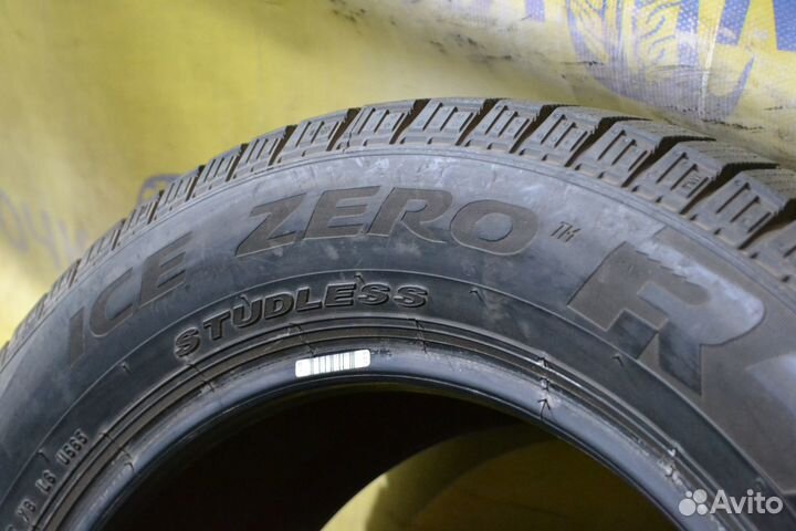 Pirelli Ice Zero FR 215/60 R17