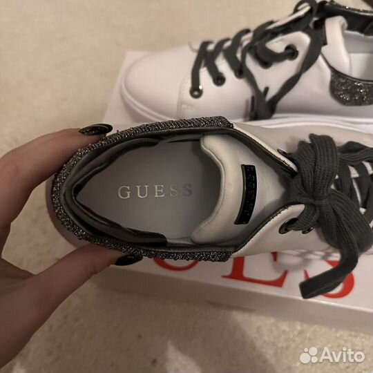 Кроссовки женские guess