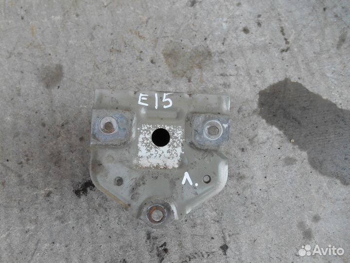 Кронштейн переднего бампера левый Toyota Corolla