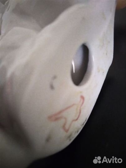 Фарфоровая статуэтка