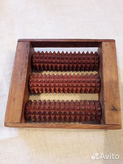 Изделия деревянные: кружка и массажёр