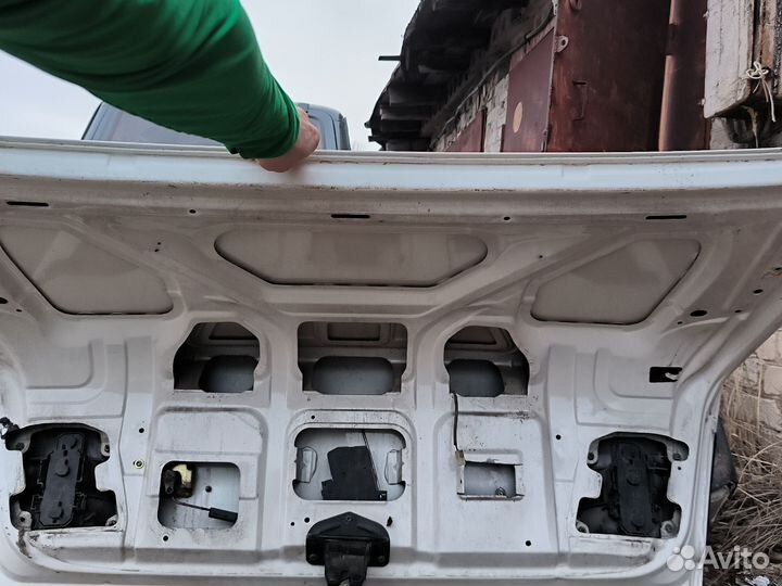 Крышка багажника Вольво 940 960