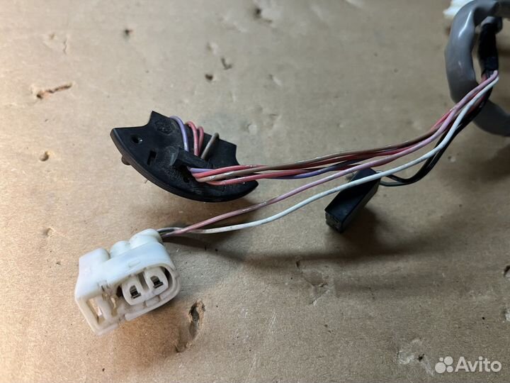 Проводка зеркала Toyota RAV4 40