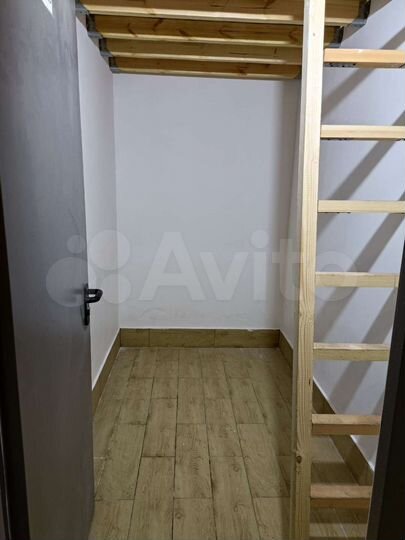 Машиноместо, 10 м²