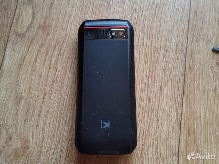 Телефон кнопочный