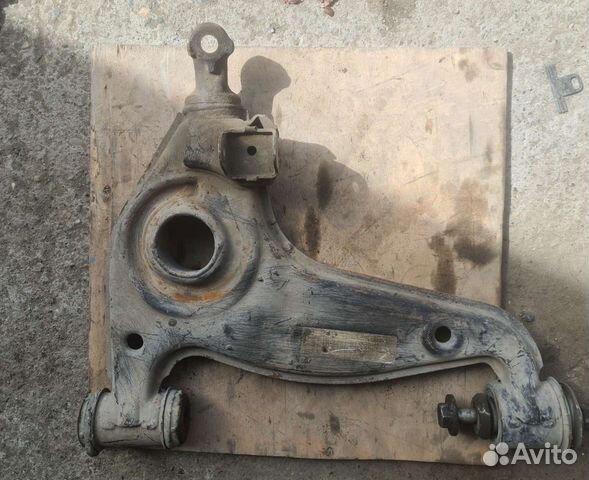 Рычаг передний правый нижний Mercedes W140