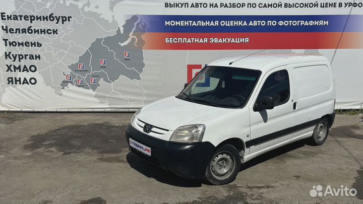 Трос открывания капота Peugeot Partner