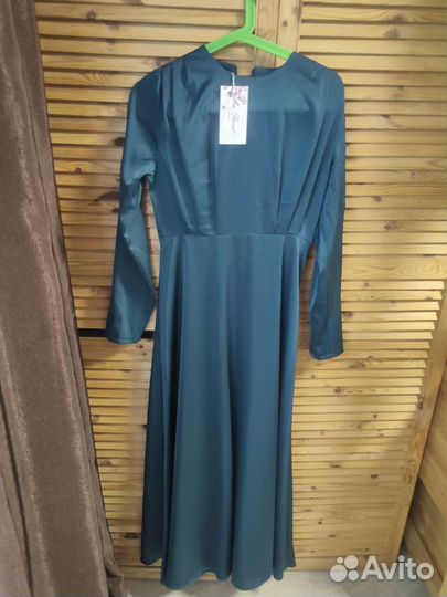 Вечернее платье 46 размера новое