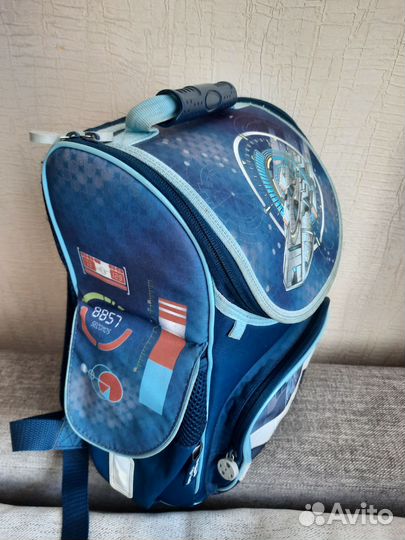 Школьный ранец для первоклассника