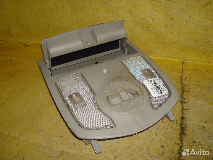 Светильник салона Toyota Prius ZVW30